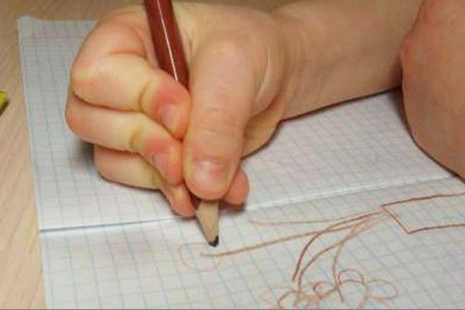 Неправильный захват карандаша