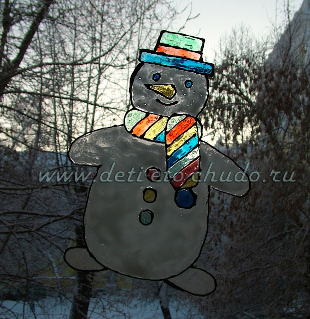 Новогодние витражи на окно снеговик
